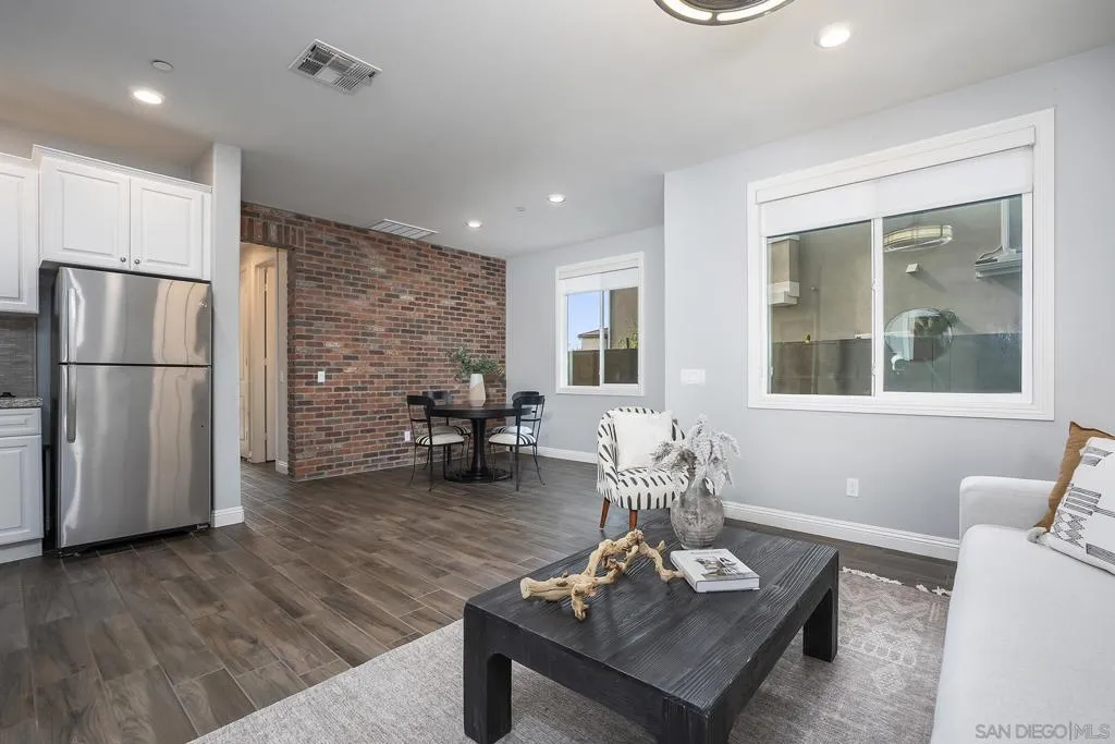 2025 Campo Verde Ct, Escondido, California 92026 home-pic-15