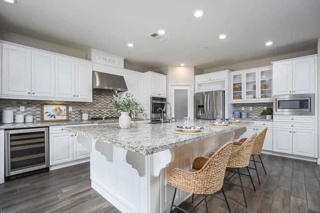 2025 Campo Verde Ct, Escondido, California 92026 home-pic-5