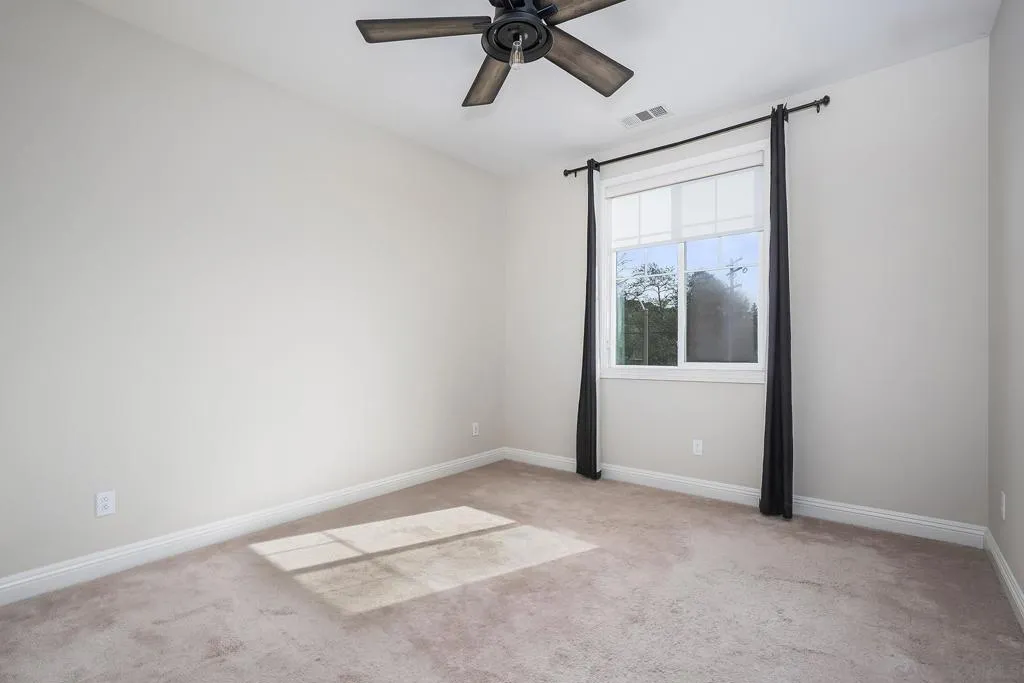 2025 Campo Verde Ct, Escondido, California 92026 home-pic-38