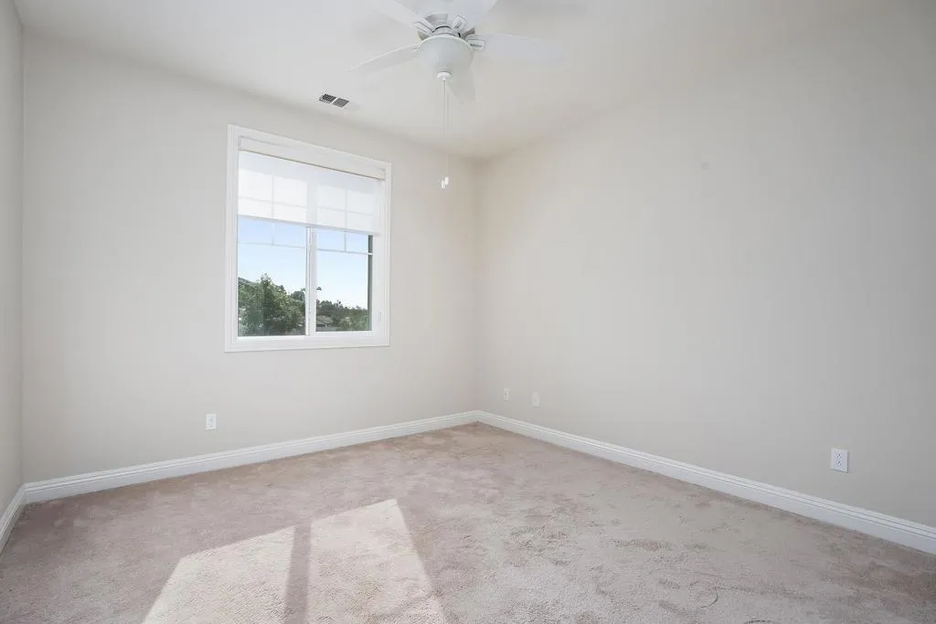 2025 Campo Verde Ct, Escondido, California 92026 home-pic-37