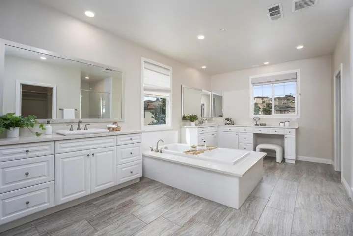 2025 Campo Verde Ct, Escondido, California 92026