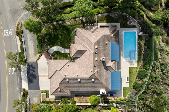 Skyline Drive and Ridgetop Lane Corner Lot Location