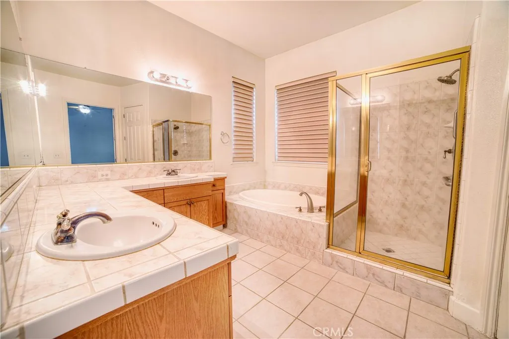 6009 W Goux, Fresno, California 93722 home-pic-22