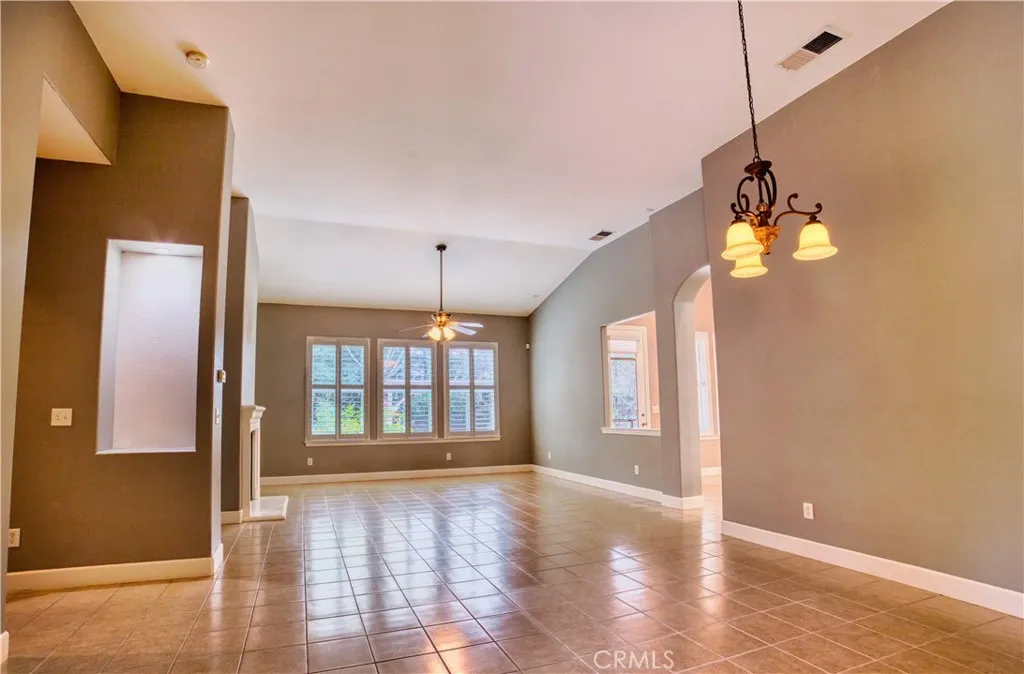 6009 W Goux, Fresno, California 93722 home-pic-7