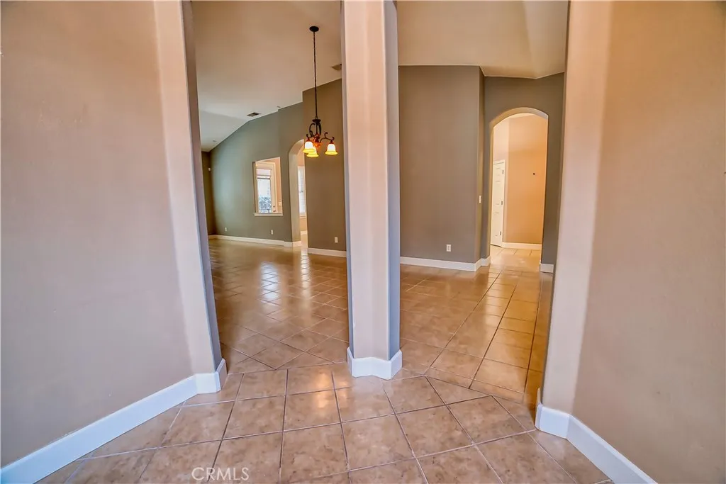 6009 W Goux, Fresno, California 93722 home-pic-5