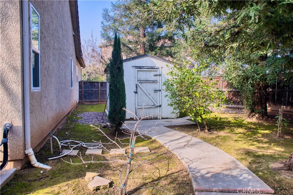 6009 W Goux, Fresno, California 93722 home-pic-32