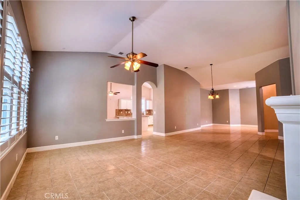 6009 W Goux, Fresno, California 93722 home-pic-12