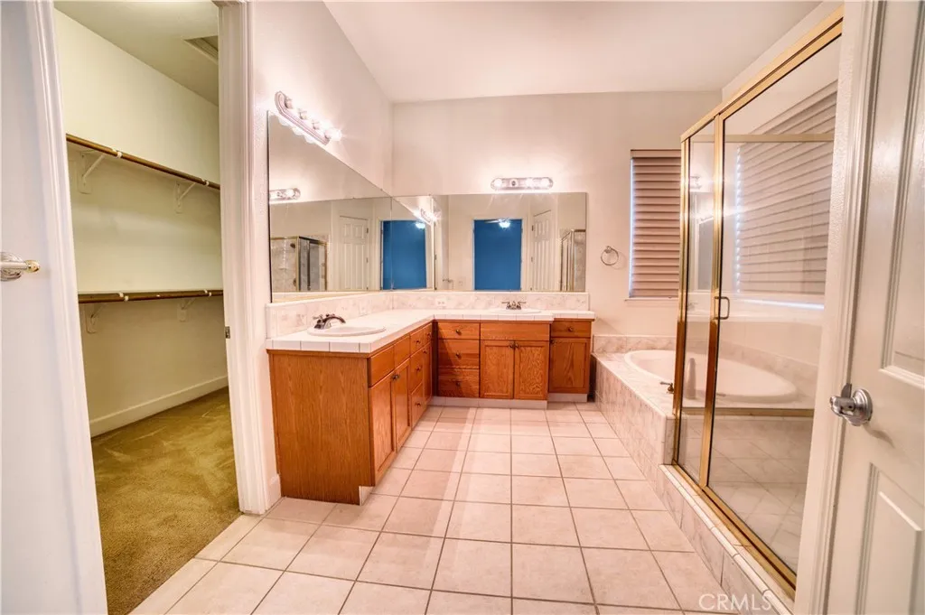 6009 W Goux, Fresno, California 93722 home-pic-21