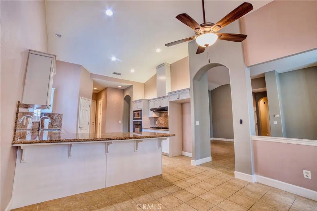 6009 W Goux, Fresno, California 93722 home-pic-14