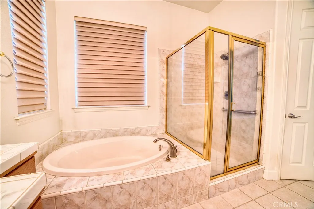 6009 W Goux, Fresno, California 93722 home-pic-24
