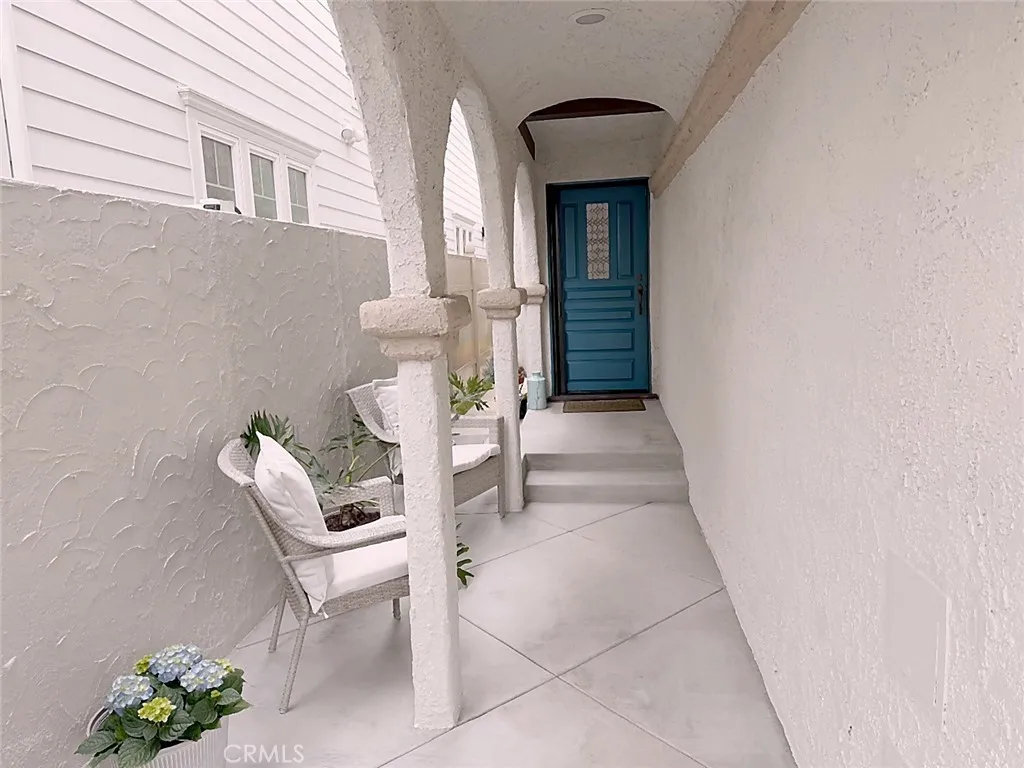 111 Geneva Walk, Long Beach, California 90803 home-pic-4