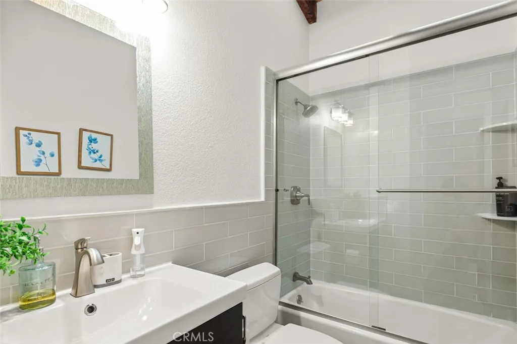 111 Geneva Walk, Long Beach, California 90803 home-pic-33