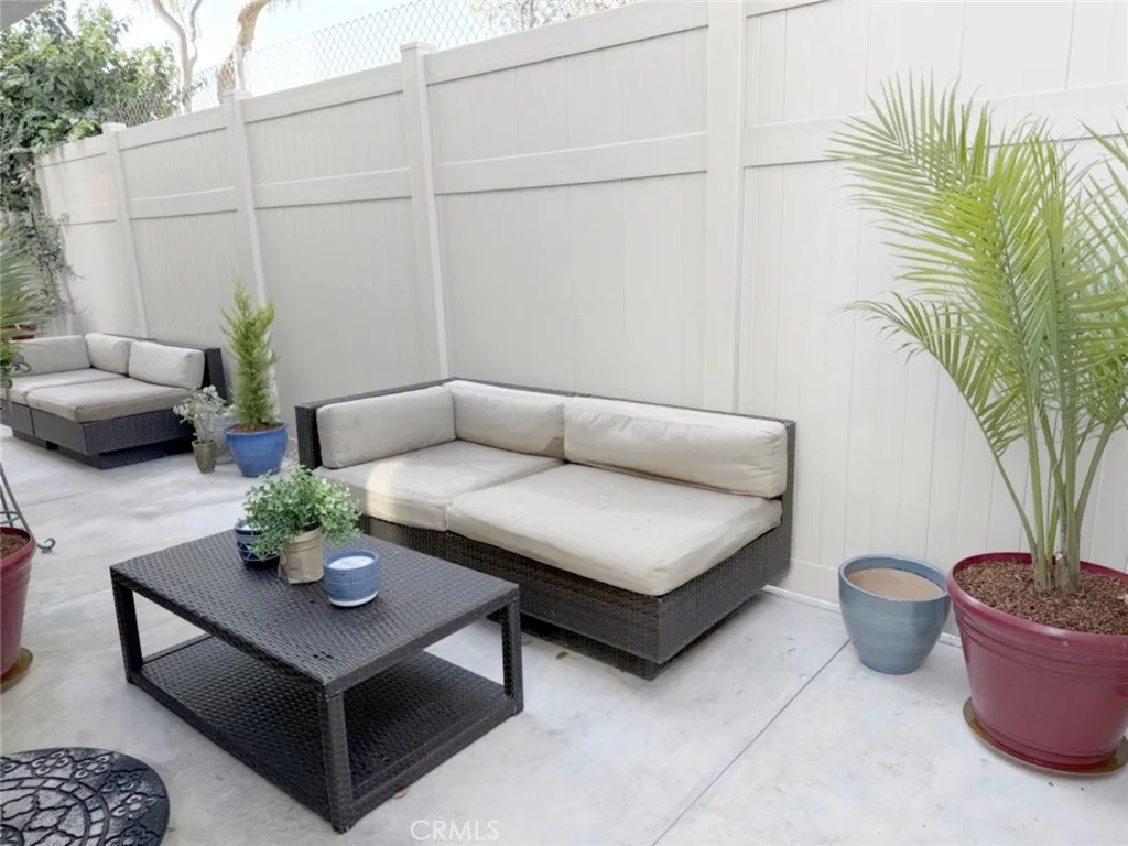 111 Geneva Walk, Long Beach, California 90803 home-pic-21