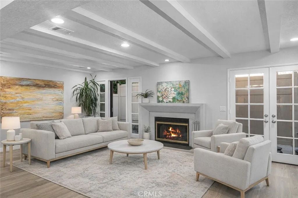 111 Geneva Walk, Long Beach, California 90803 home-pic-13