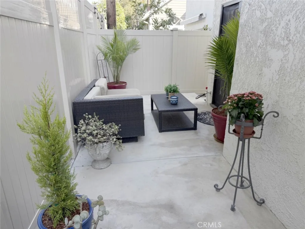 111 Geneva Walk, Long Beach, California 90803 home-pic-22