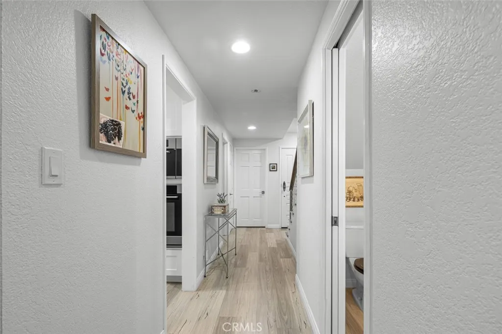 111 Geneva Walk, Long Beach, California 90803 home-pic-19