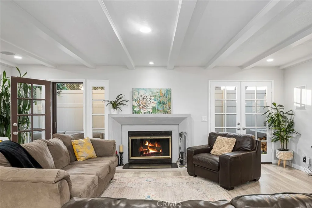 111 Geneva Walk, Long Beach, California 90803 home-pic-14