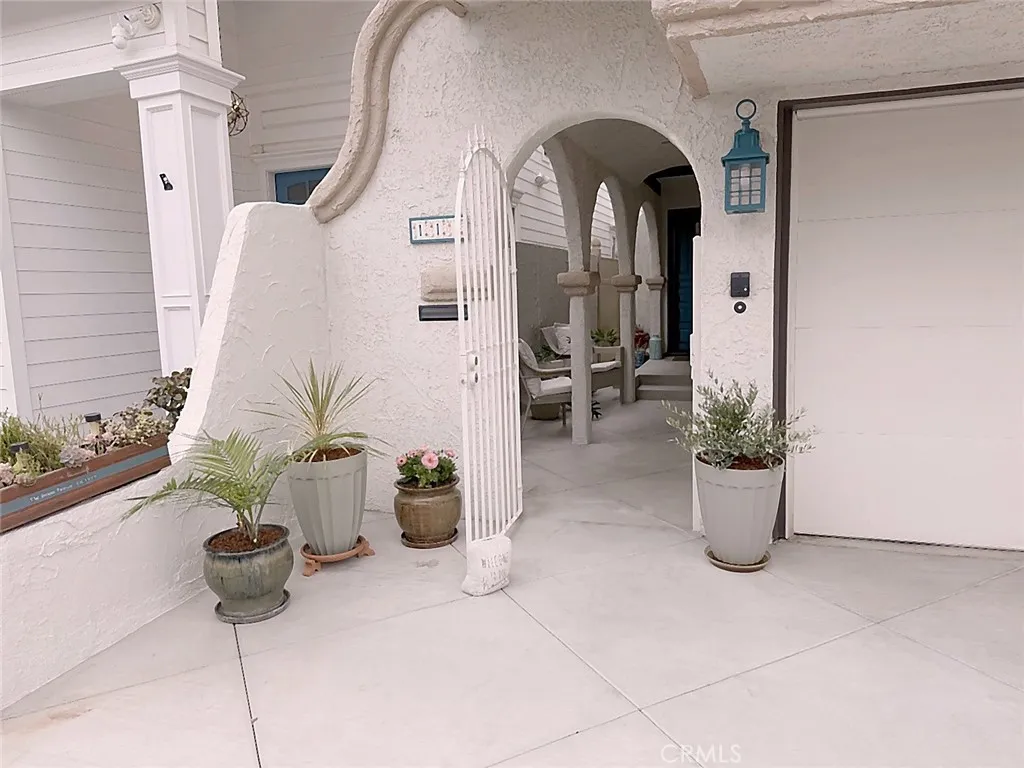 111 Geneva Walk, Long Beach, California 90803 home-pic-3