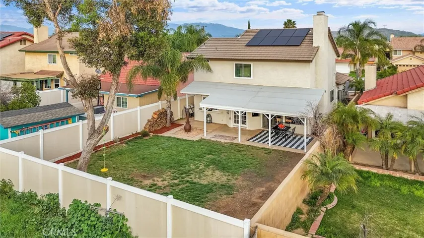 NEW FENCING IN BACKYARD