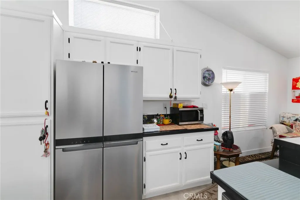 13035 Troy Court, Victorville, California 92395 home-pic-7