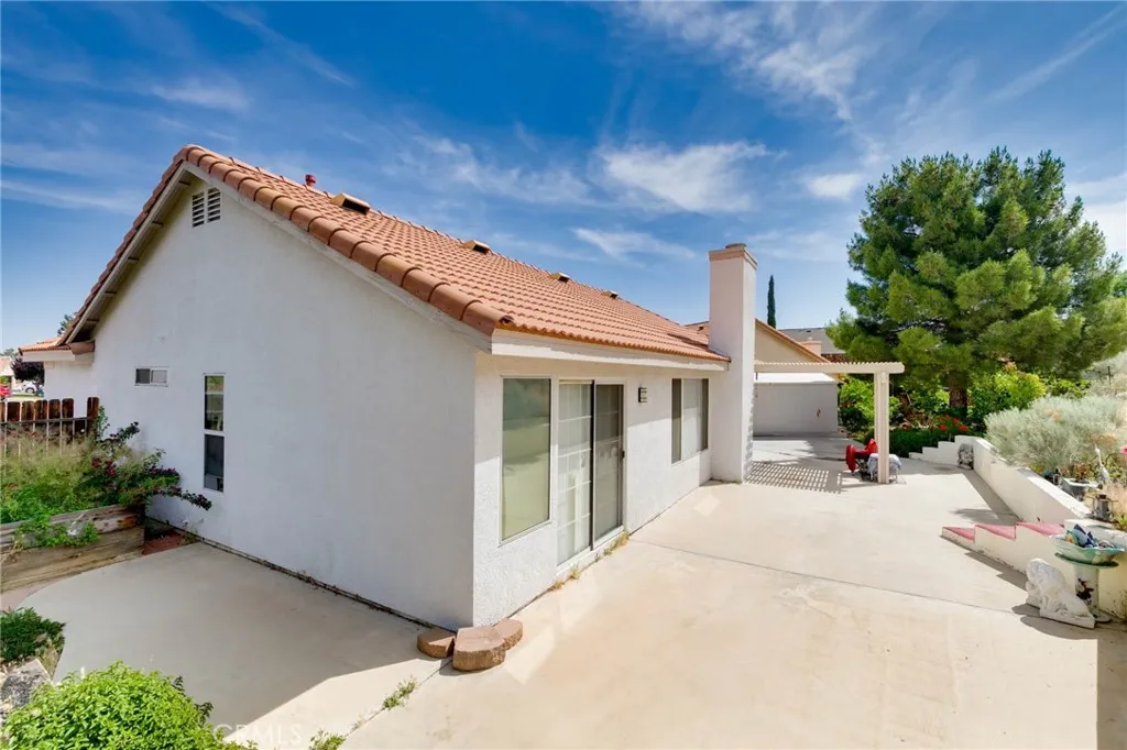 13035 Troy Court, Victorville, California 92395 home-pic-16