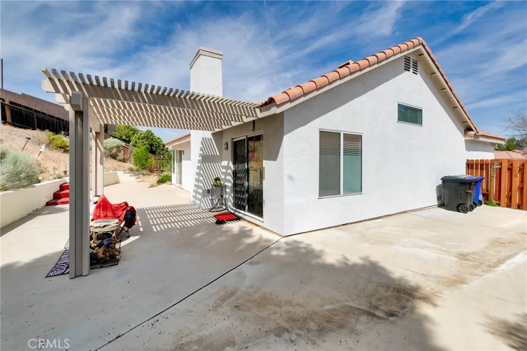 13035 Troy Court, Victorville, California 92395 home-pic-15