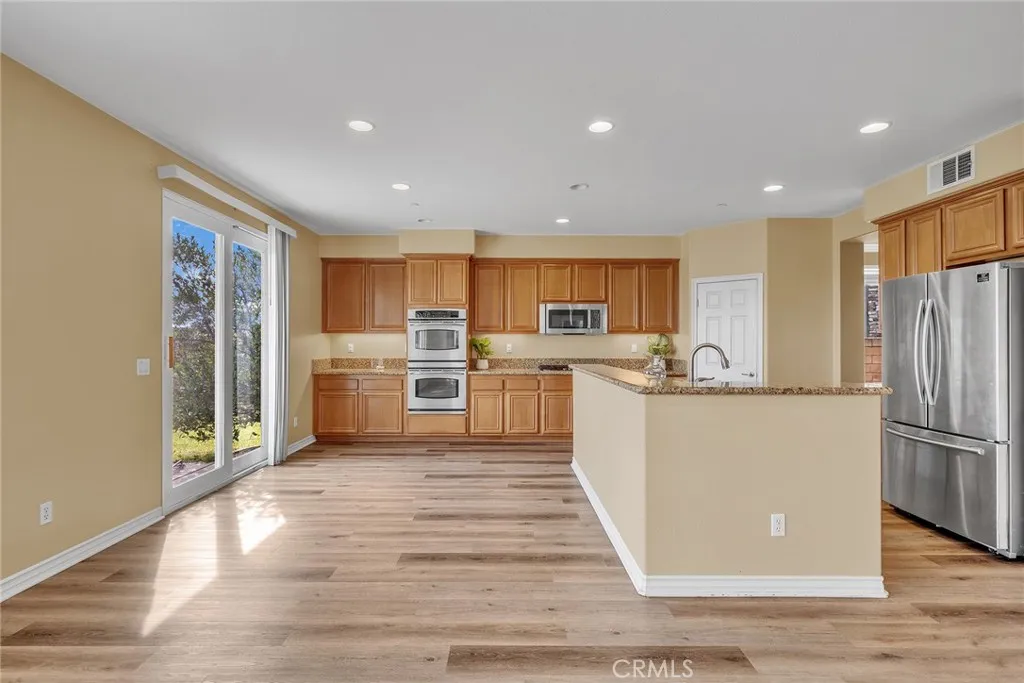 15621 Pisa Lane, Fontana, California 92336 home-pic-26