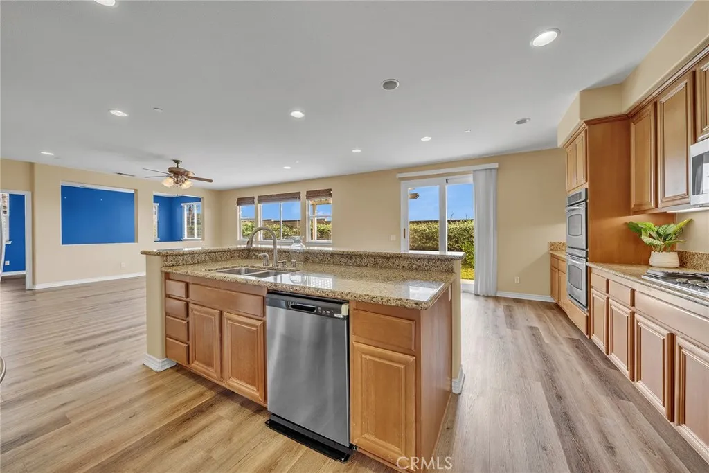 15621 Pisa Lane, Fontana, California 92336 home-pic-20