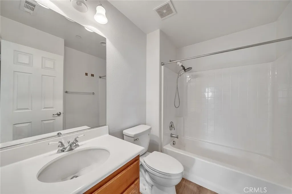 15621 Pisa Lane, Fontana, California 92336 home-pic-42