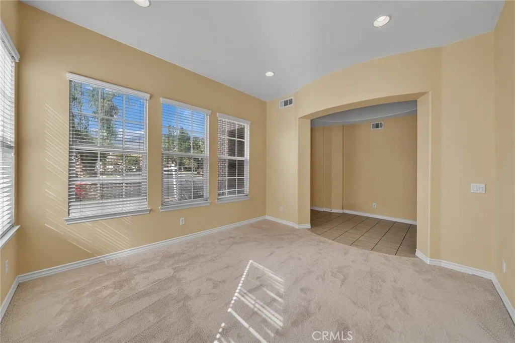 15621 Pisa Lane, Fontana, California 92336 home-pic-5