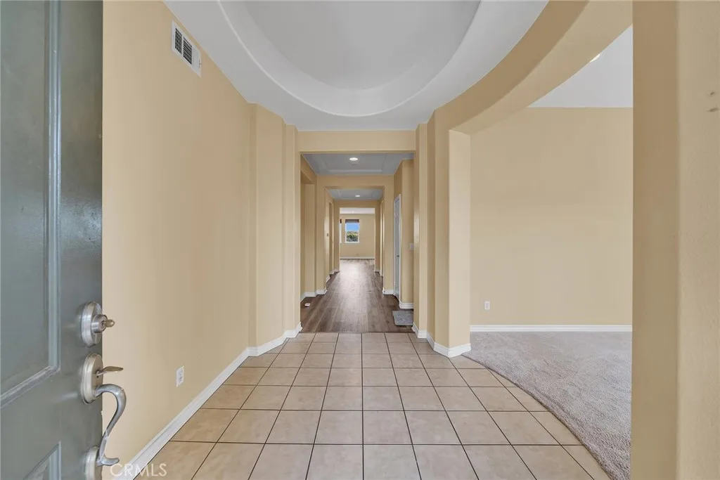 15621 Pisa Lane, Fontana, California 92336 home-pic-3