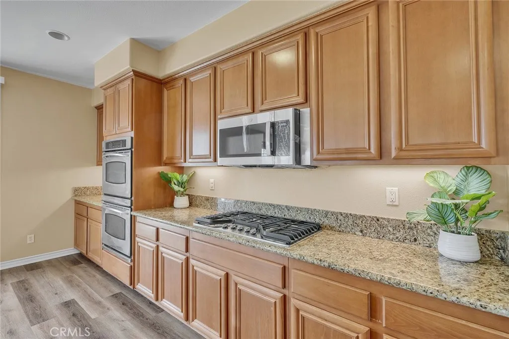 15621 Pisa Lane, Fontana, California 92336 home-pic-21