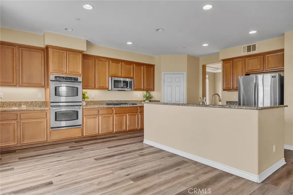 15621 Pisa Lane, Fontana, California 92336 home-pic-22