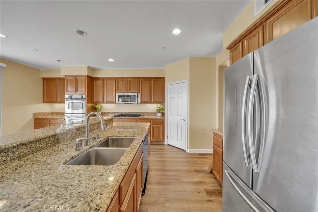 15621 Pisa Lane, Fontana, California 92336 home-pic-19