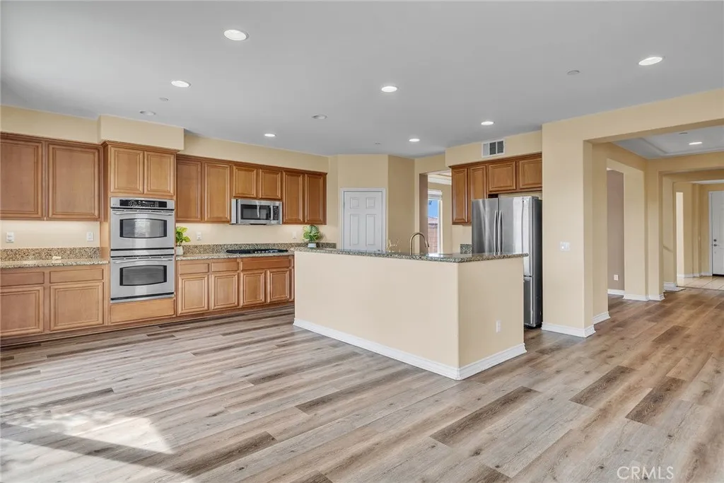 15621 Pisa Lane, Fontana, California 92336 home-pic-16