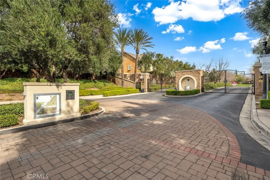 15621 Pisa Lane, Fontana, California 92336 home-pic-55