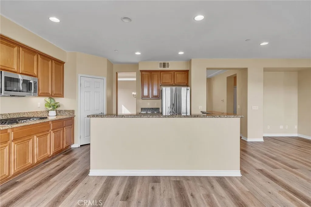 15621 Pisa Lane, Fontana, California 92336 home-pic-18