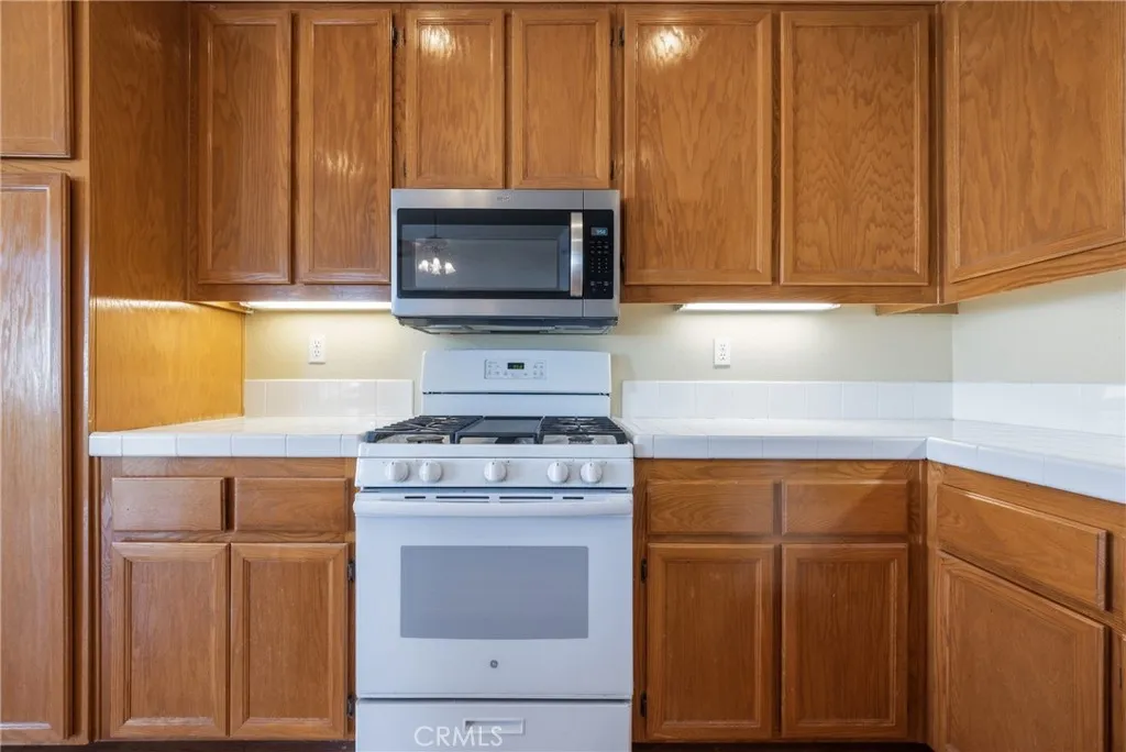 41151 Marseille Court, Murrieta, California 92562 home-pic-6