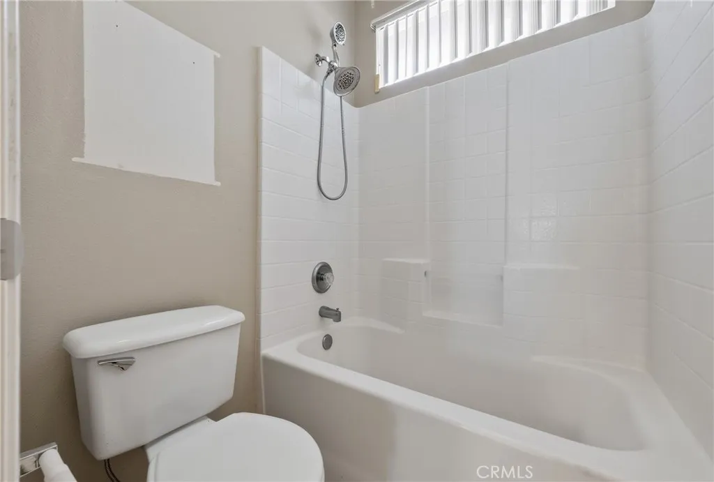 41151 Marseille Court, Murrieta, California 92562 home-pic-28