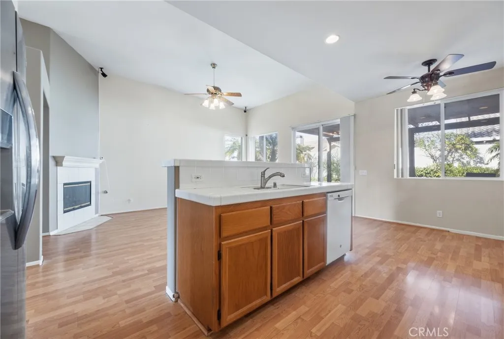 41151 Marseille Court, Murrieta, California 92562 home-pic-7