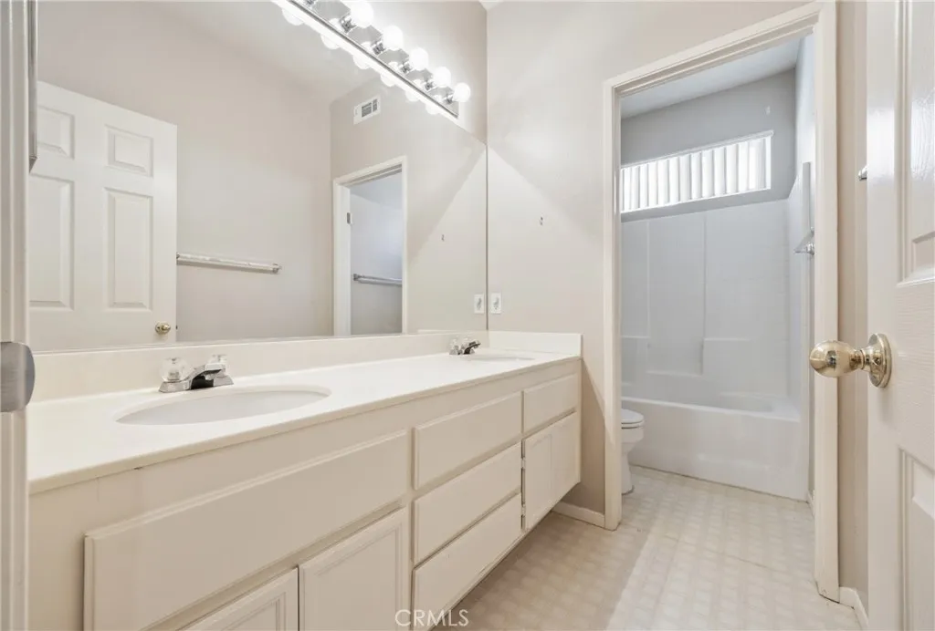 41151 Marseille Court, Murrieta, California 92562 home-pic-26