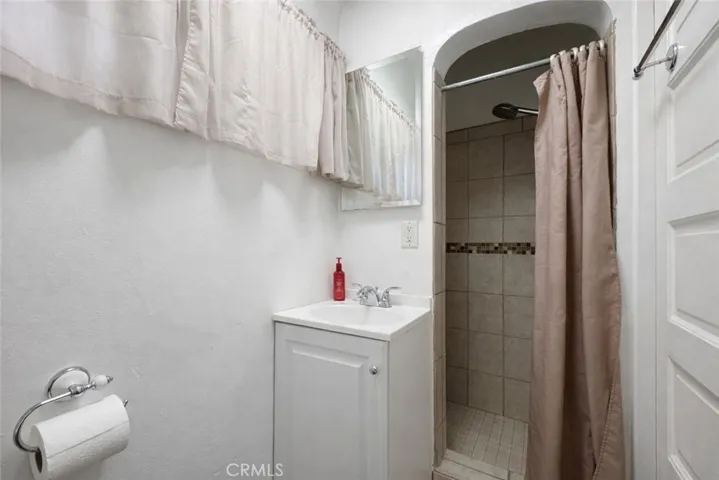 646 S Record Avenue, Los Angeles, California 90023