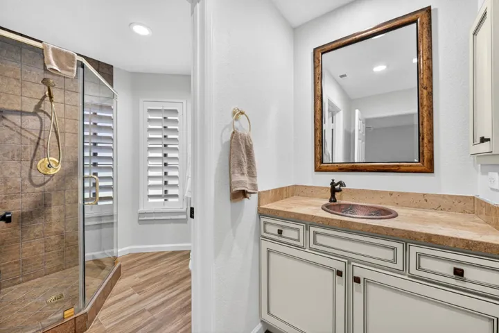 118-avellino-circle-014