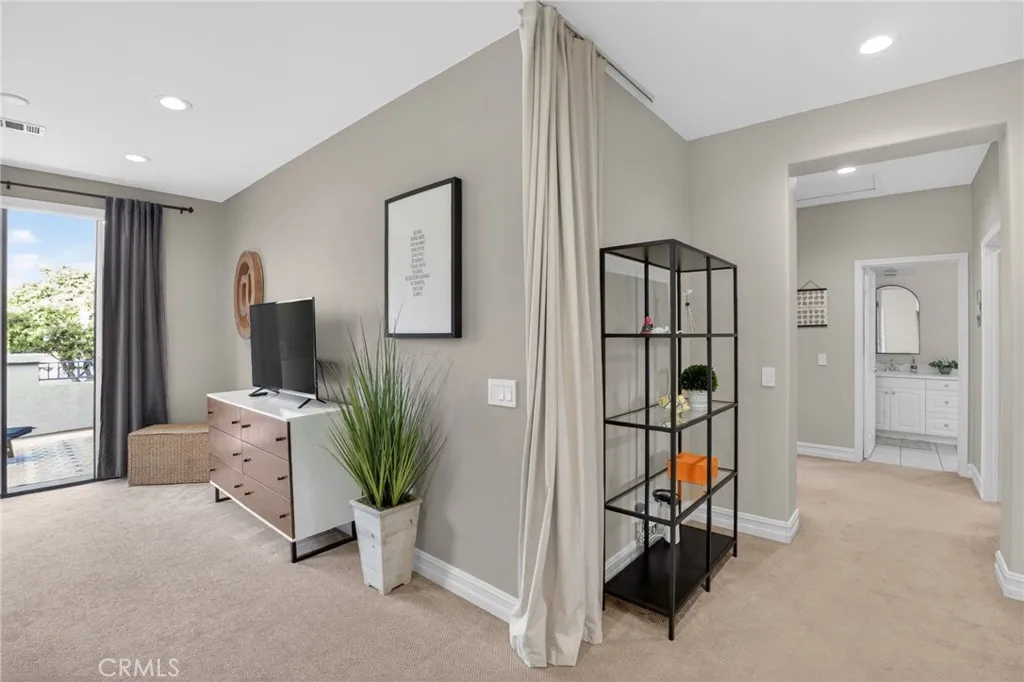 12 Roycroft Court, Ladera Ranch, California 92694 home-pic-33