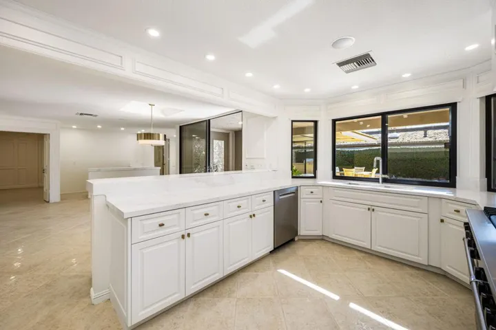 33-web-or-mls-CM_Yale_OPMG_0226_033