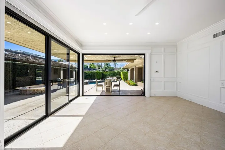 28-web-or-mls-CM_Yale_OPMG_0226_028