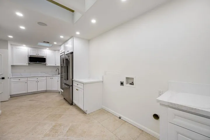 37-web-or-mls-CM_Yale_OPMG_0226_037