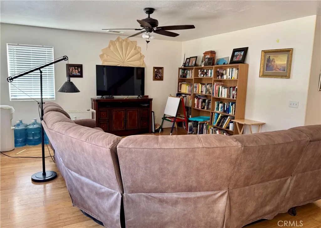 45002 Thalia Lane, Lake Elsinore, California 92532 home-pic-12