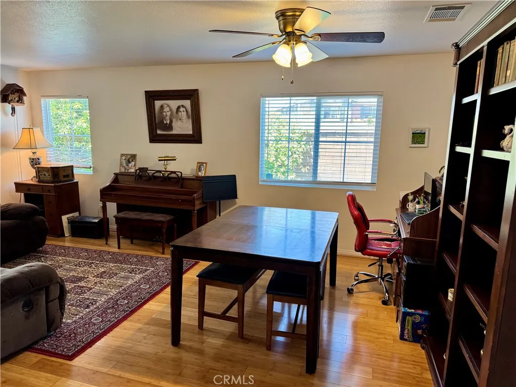 45002 Thalia Lane, Lake Elsinore, California 92532 home-pic-8