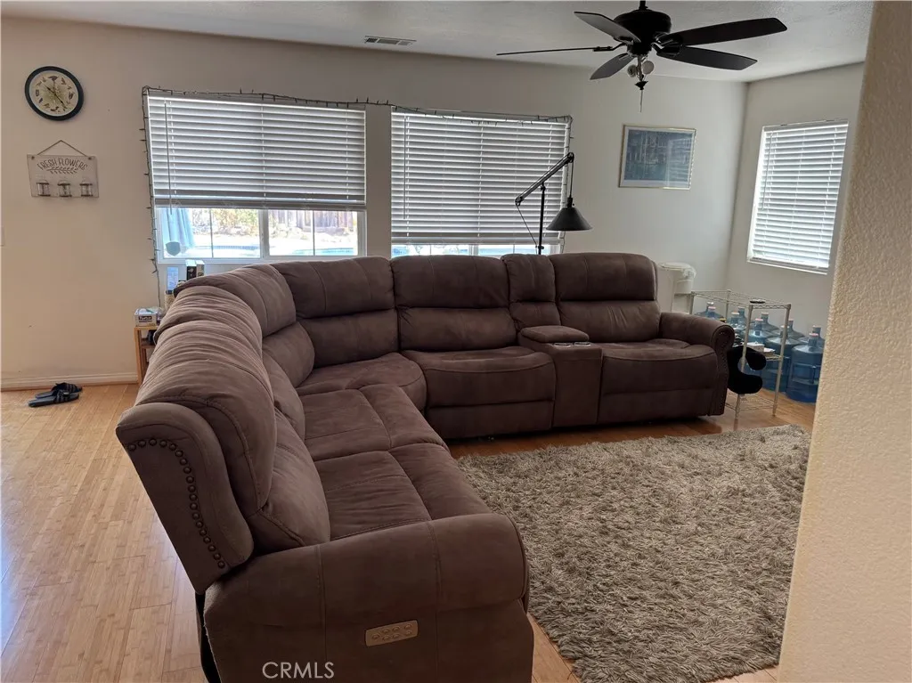 45002 Thalia Lane, Lake Elsinore, California 92532 home-pic-13